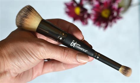 Foundation and makeup brush 